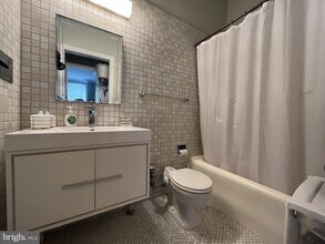 237 S 18th St in Philadelphia, PA - Building Photo - Building Photo