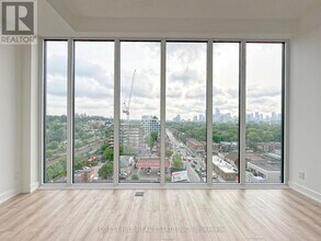 500 Dupont St in Toronto, ON - Building Photo - Building Photo