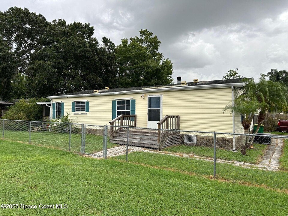 4715 Lake Michigan Ave in Cocoa, FL - Building Photo