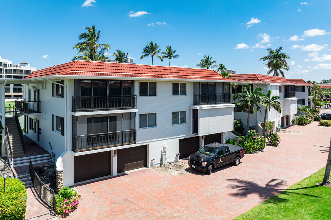 The Indies West in Naples, FL - Foto de edificio