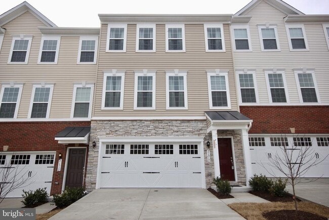 property at 21517 Willow Breeze Sq