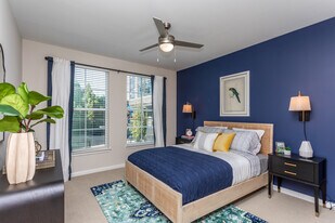 Live 8 West in Atlanta, GA - Building Photo