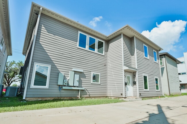 3245 Dixie Dr, Unit B in Houston, TX - Building Photo - Building Photo