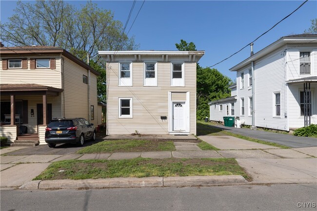 170 W 8th St in Oswego, NY - Building Photo - Building Photo