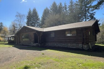 30365 NE Trails End Ln in Newberg, OR - Building Photo - Building Photo