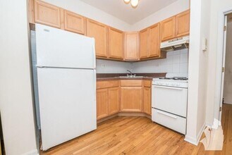 910 W Dakin St in Chicago, IL - Building Photo - Building Photo