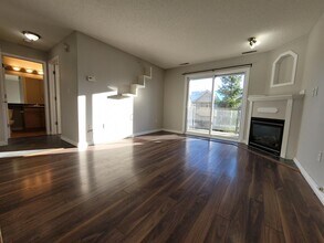 279 Suder Greens Dr NW in Edmonton, AB - Building Photo - Building Photo