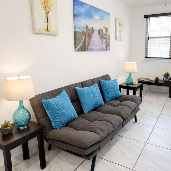 324 Van Buren St, Unit SI FL1-ID1358004P in Hollywood, FL - Foto de edificio - Building Photo