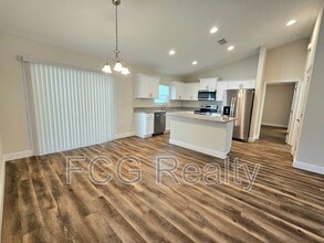 661 E Vercelli Ln in Citrus Springs, FL - Building Photo - Building Photo