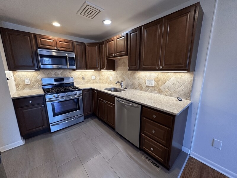5422 Hermit Terrace in Philadelphia, PA - Building Photo