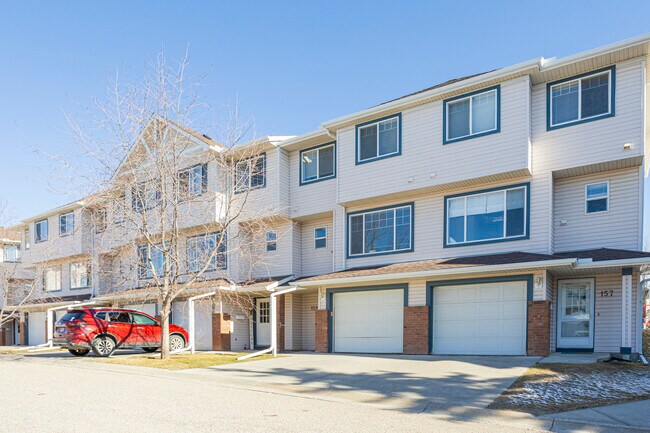 173 Rocky Ridge Crt NW in Calgary, AB - Building Photo - Building Photo