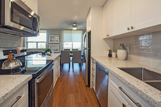 Harbourview Apartments in Oakville, ON - Building Photo - Building Photo