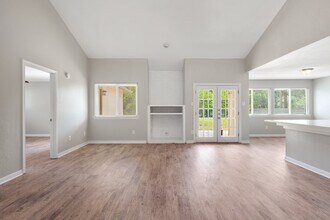 13313 Briar Hollow Dr in Austin, TX - Building Photo - Building Photo