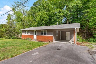 1004 Murphy Rd in Sevierville, TN - Building Photo - Building Photo