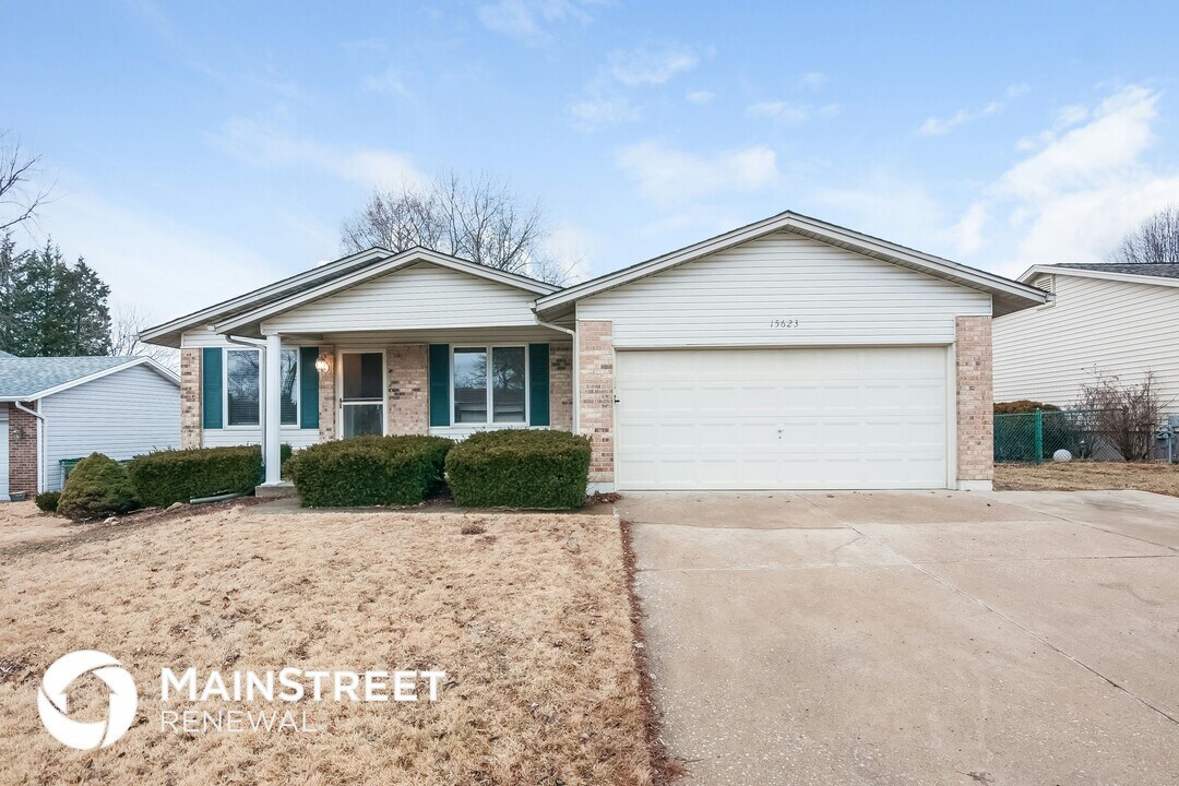 15623 92nd Ave in Florissant, MO - Foto de edificio