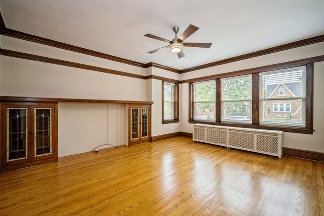 5719 N Meade Ave, Unit 11 in Chicago, IL - Foto de edificio - Building Photo