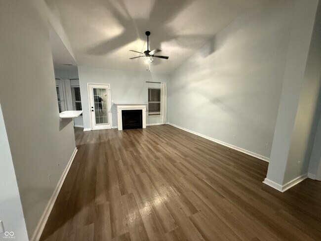 5882 Hollow Oak Trail in Carmel, IN - Building Photo - Building Photo