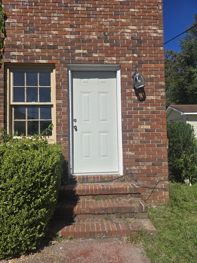 property at 838 Northside Dr E