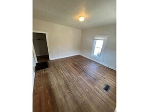 1106 S Lincoln St in Bloomington, IN - Building Photo - Building Photo