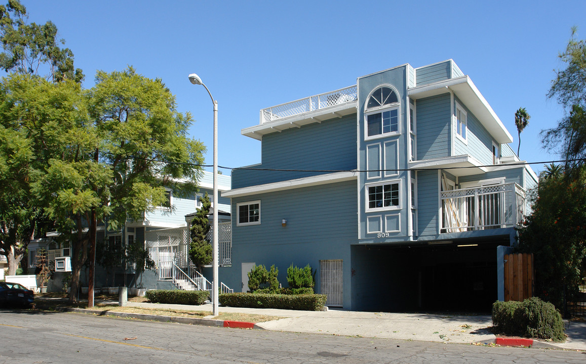 809 N Spurgeon St in Santa Ana, CA - Building Photo