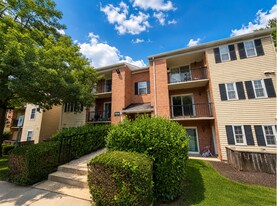 18336 Streamside Dr in Gaithersburg, MD - Building Photo