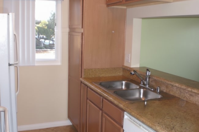 1107 Sepulveda Blvd, Unit D204 in Torrance, CA - Building Photo - Building Photo