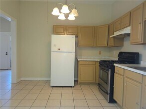 1625 Rousselin Dr in New Orleans, LA - Building Photo - Building Photo