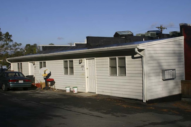 Sally's House in Christiansburg, VA - Foto de edificio - Building Photo