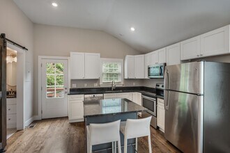 1012 42nd Ave N in Nashville, TN - Building Photo - Building Photo