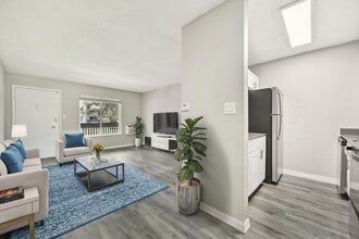 3300 Tamarac Apartments in Denver, CO - Foto de edificio - Building Photo
