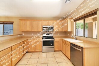 865 E Impreria St in San Tan Valley, AZ - Foto de edificio - Building Photo