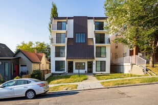 423 3 Av NE in Calgary, AB - Building Photo