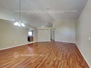 12513 Lake Vista Dr in Gibsonton, FL - Building Photo - Building Photo