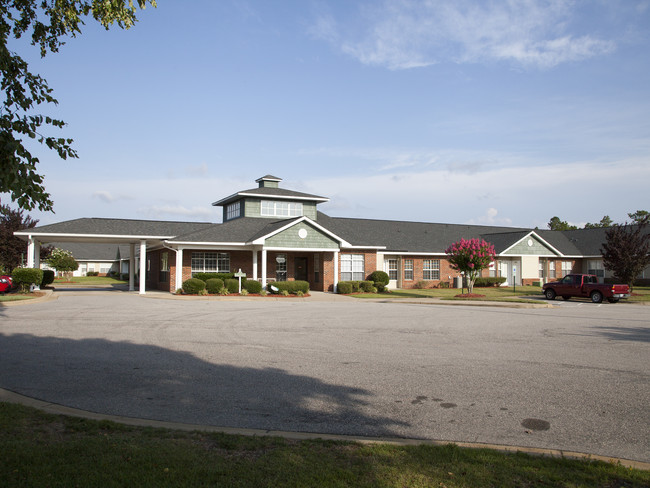 Legion Manor Apartments in Hope Mills, NC - Building Photo - Building Photo