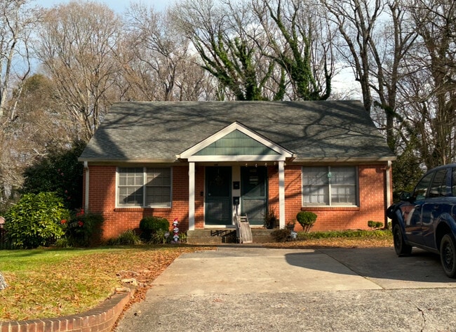 property at 328 N Mulberry St