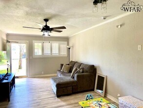1601 Deer Park Way in Wichita Falls, TX - Building Photo - Building Photo