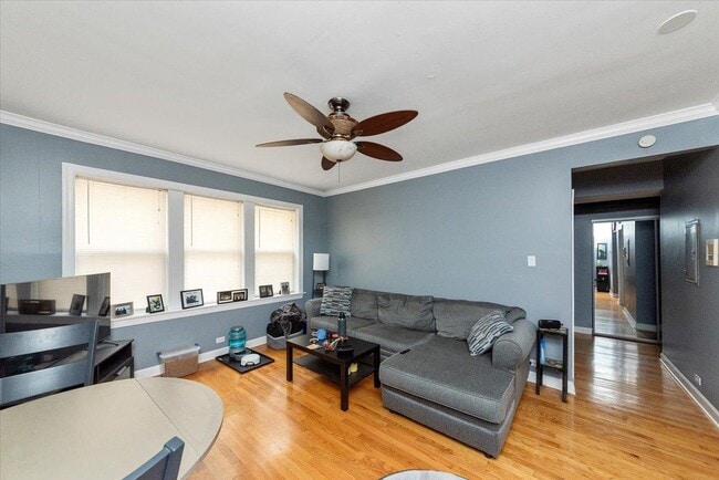 property at 3555 W Lyndale St