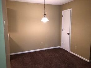 5633 Hornaday Rd, Unit G in Greensboro, NC - Building Photo - Building Photo