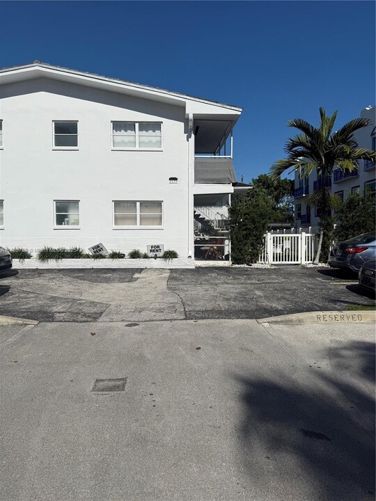 1135 101st St in Bay Harbor Islands, FL - Building Photo