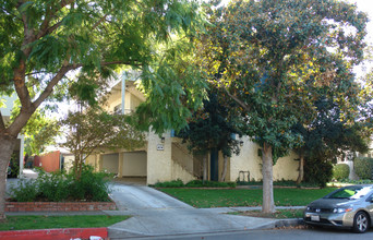 404 W Dryden St in Glendale, CA - Building Photo - Building Photo