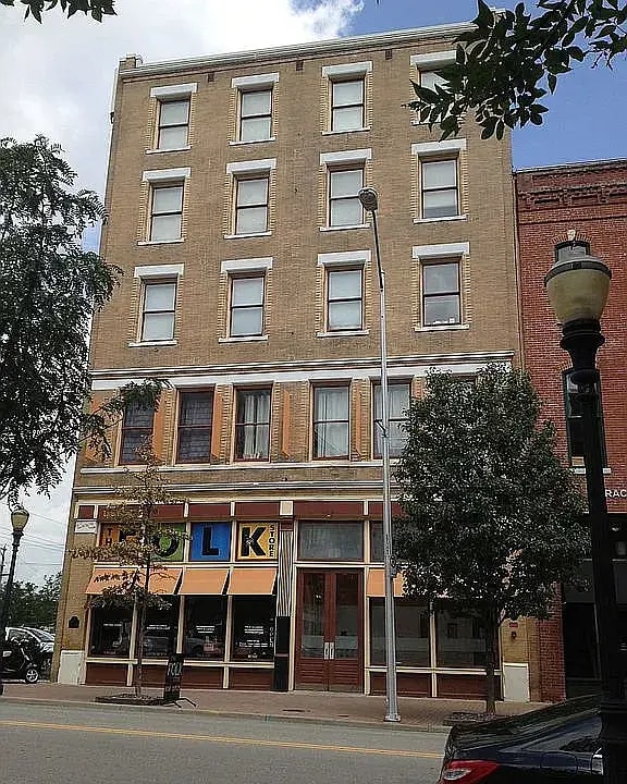 property at 509 DELAWARE St