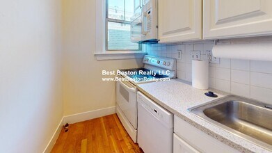 89 Trowbridge St, Unit 34 in Cambridge, MA - Building Photo - Building Photo