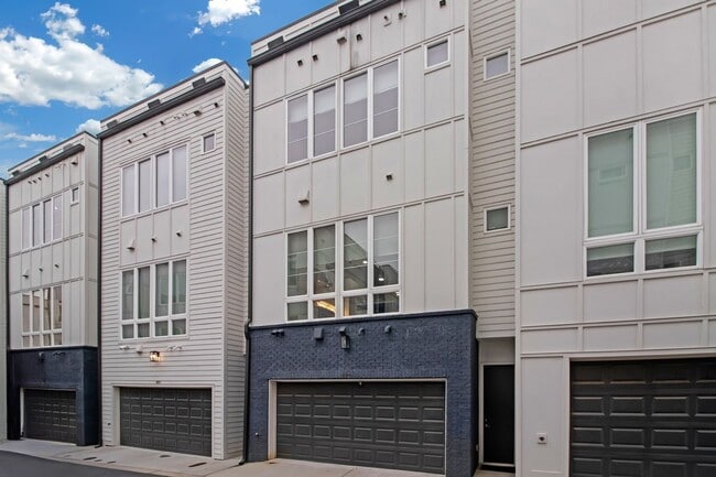 687 Banton Dr NW in Atlanta, GA - Building Photo - Building Photo