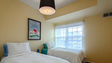1450 Blue Sky Way, Unit 12-105 in Erie, CO - Foto de edificio - Building Photo