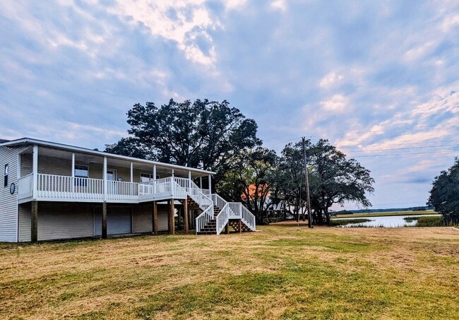 property at 3825 C St SE