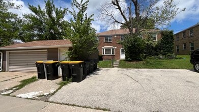 6533 W Center St in Wauwatosa, WI - Building Photo - Building Photo