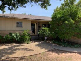 3213 36th St in Lubbock, TX - Building Photo