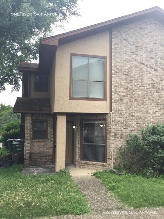 4910 Ali Ave in San Antonio, TX - Foto de edificio