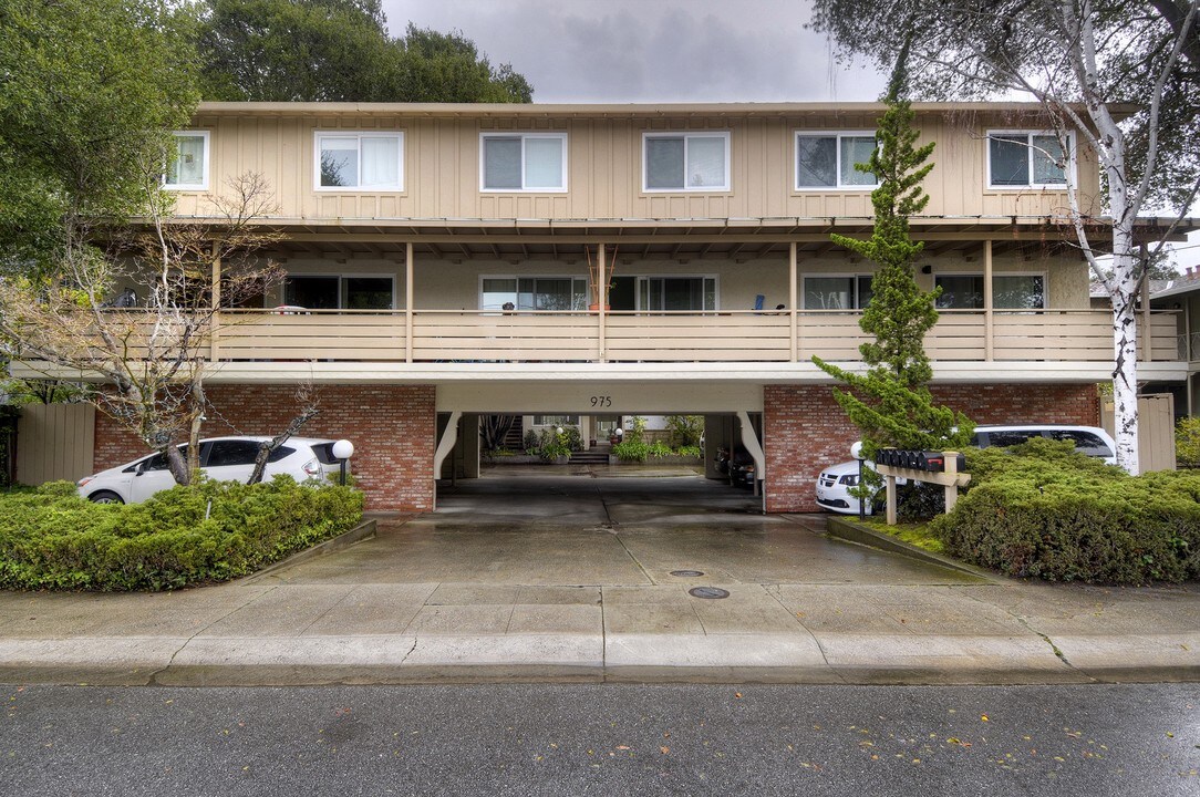 975 Florence Ln in Menlo Park, CA - Foto de edificio