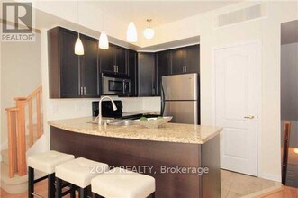 78-78 Carr St in Toronto, ON - Building Photo - Building Photo